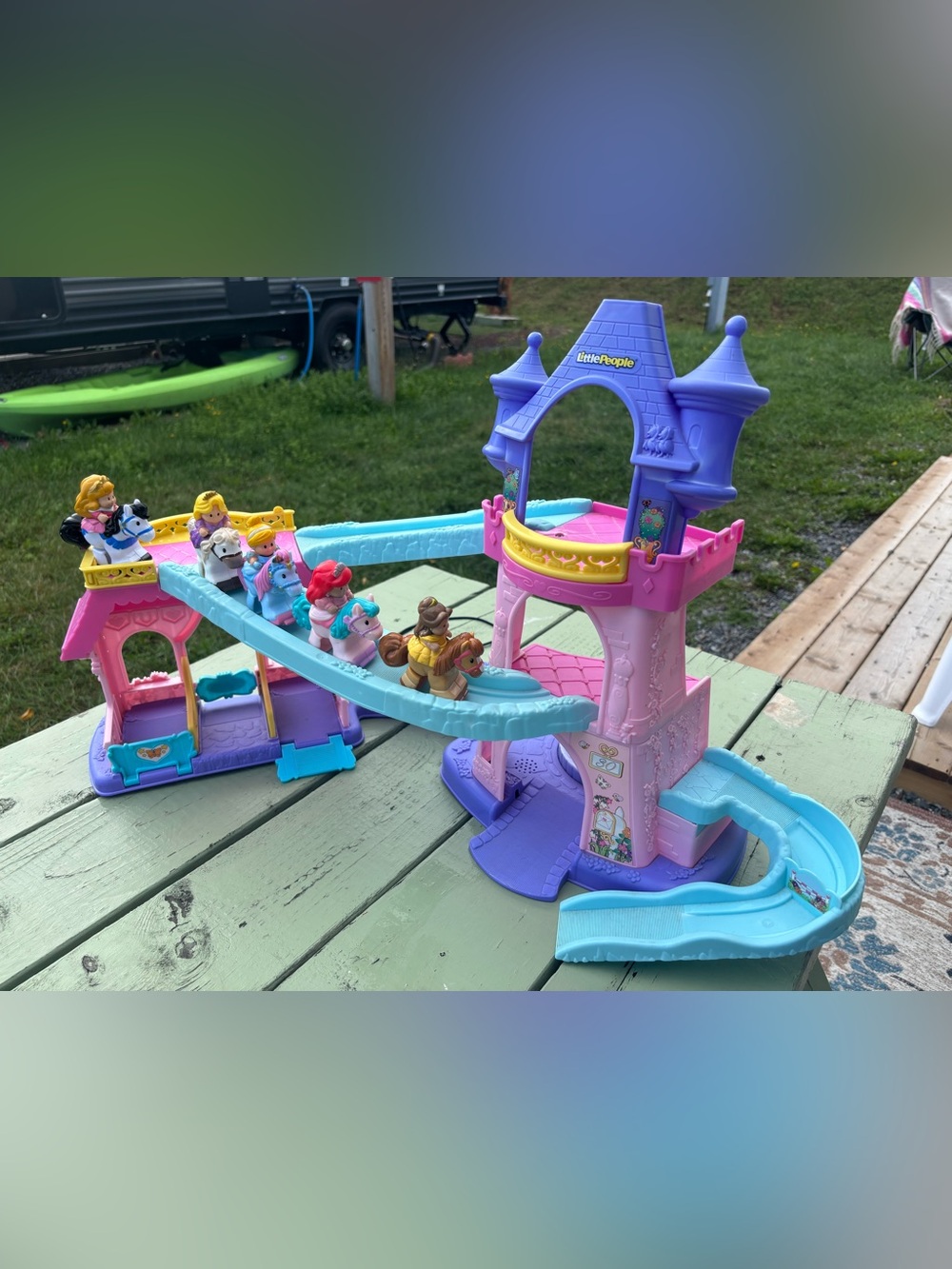 Little People Klip Klop Disney Princess Castle 5 Horse Ariel Belle Cinderella